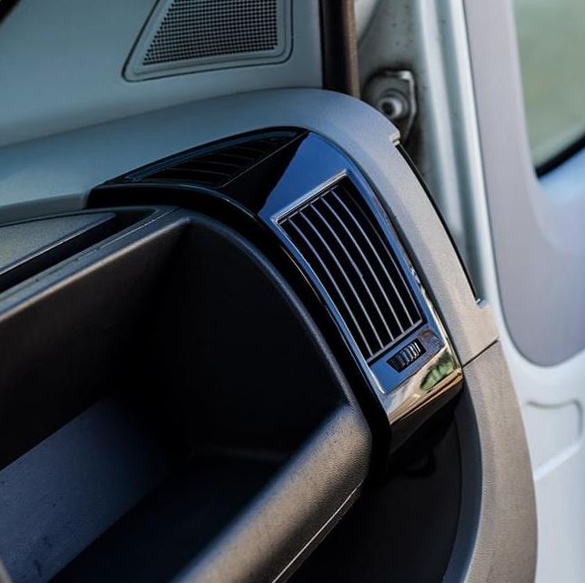 Per Peugeot Boxer Presa d'aria sul cruscotto (nero) verniciata e pronta per il montaggio