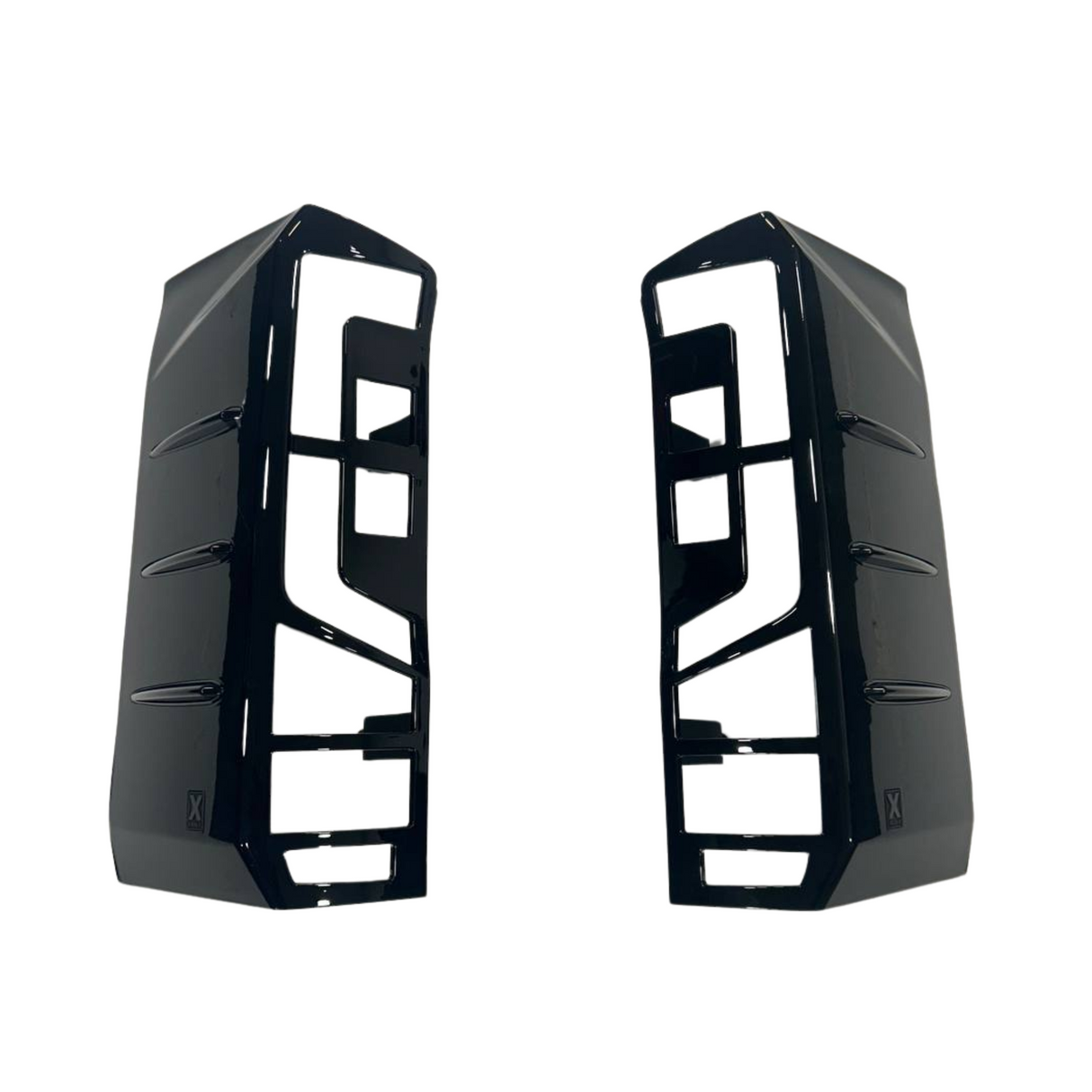 Para protectores de luces traseras Volkswagen Crafter - Negro brillante (2018 en adelante)