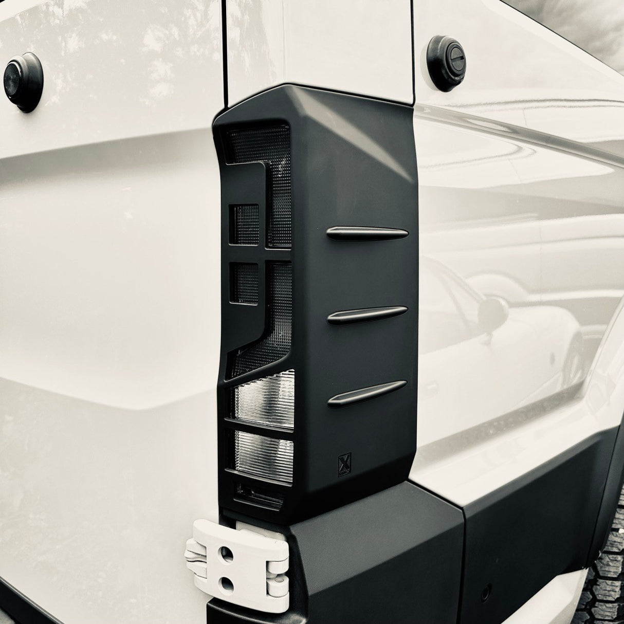 Para protectores de luz traseros MAN TGE - Ultimate Matte Black Hammerite Protection (2018+)