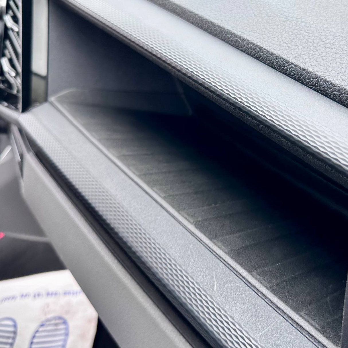 For Volkswagen Transporter T6.1 Vans Glovebox Silicone/Rubber Inserts – Non-Slip