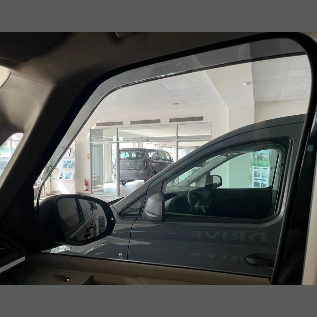 Para los deflectores de viento tintados en canal de la VW T7 Transporter Multivan Caravelle – Van-X