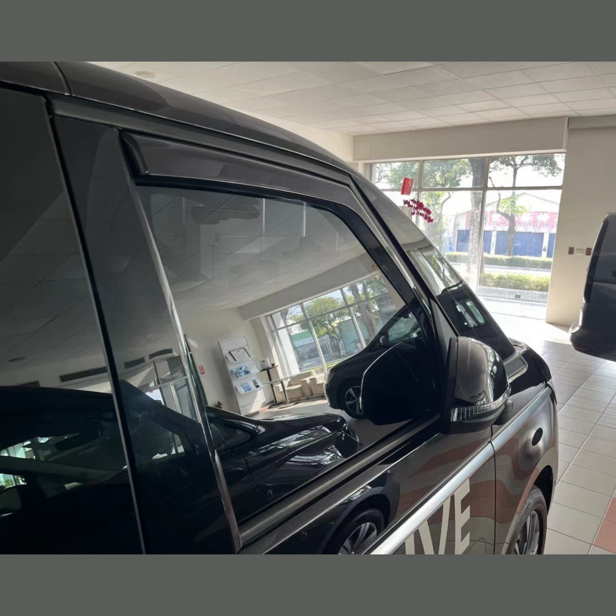 Para los deflectores de viento tintados en canal de la VW T7 Transporter Multivan Caravelle – Van-X