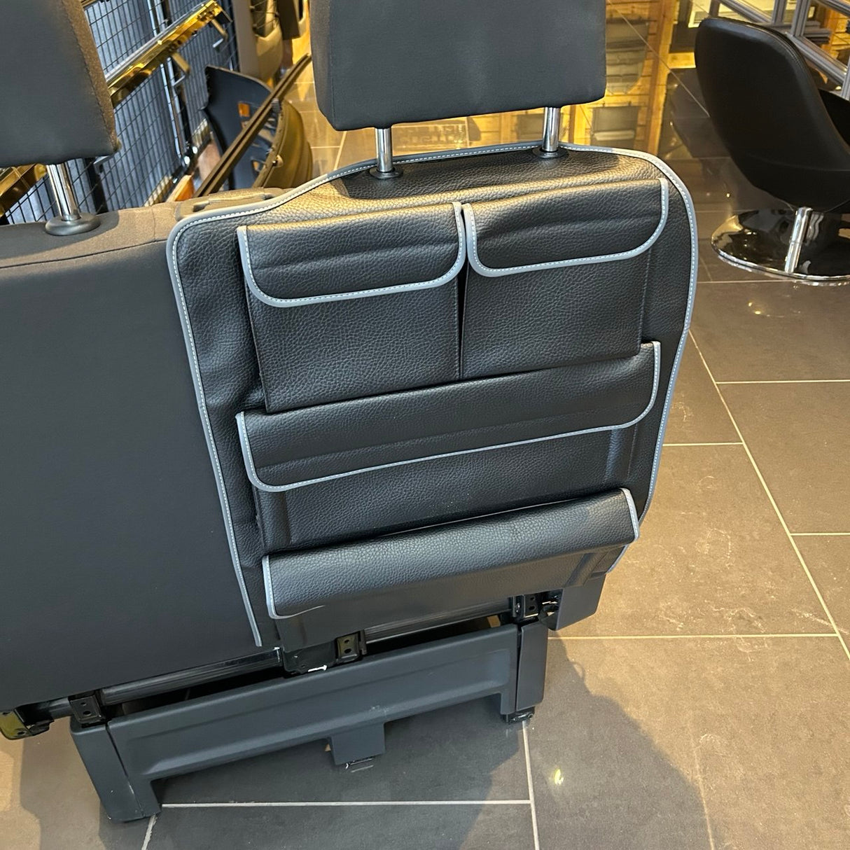 Para el nuevo VW Crafter Organizador del respaldo del asiento del pasajero doble del lado derecho | Bolsillo de almacenamiento de cuero sintético negro – Van-X