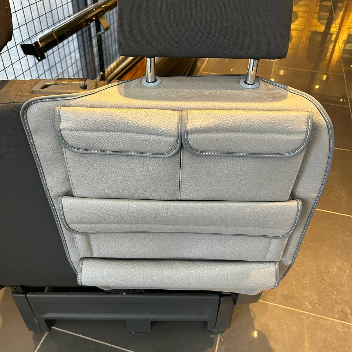 Per il nuovo VW Crafter Organizer Schienale Sedile Passeggero Doppio Destro | Tasca portaoggetti in ecopelle grigio scuro – Van-X