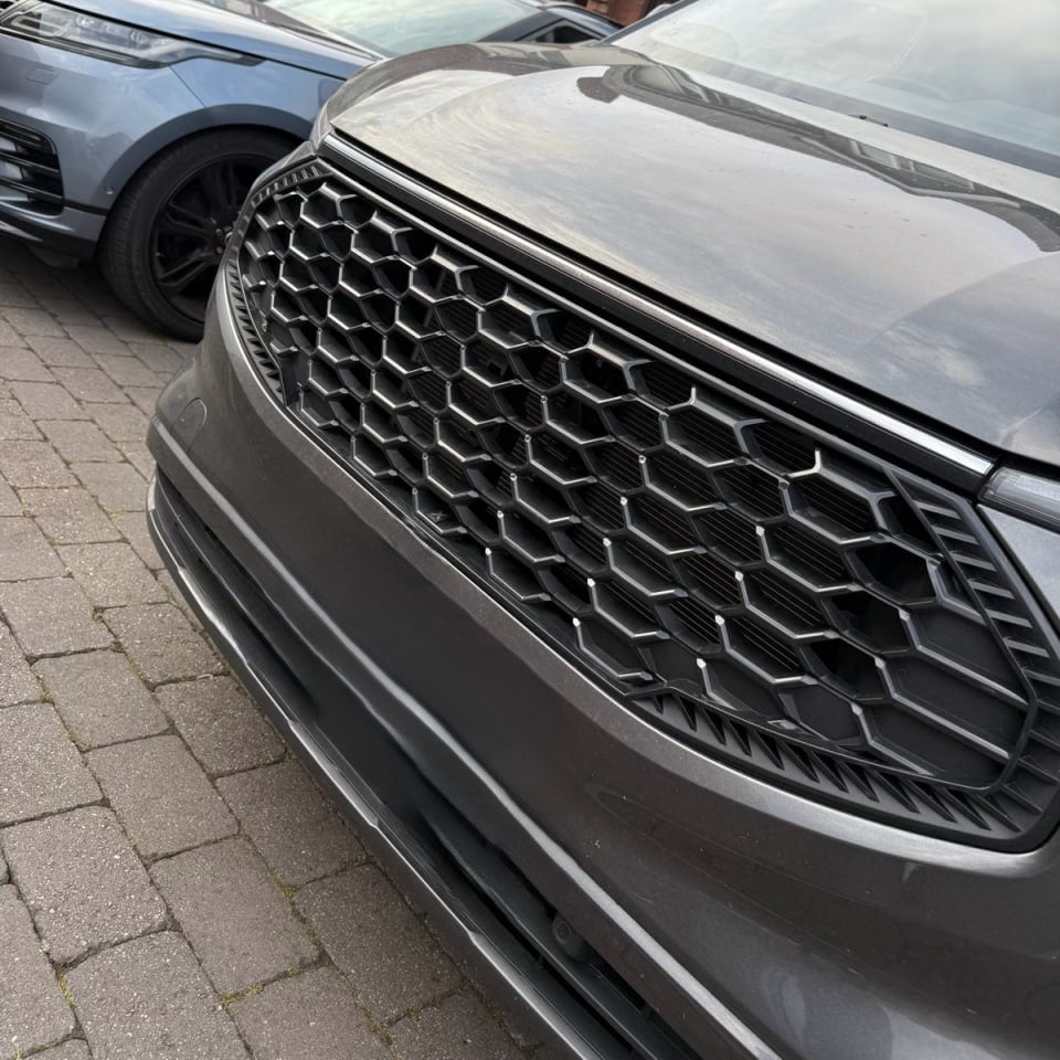 For Ford Transit Custom 2024+ Front Grille – Gloss Black | Stylish & Durable Upgrade