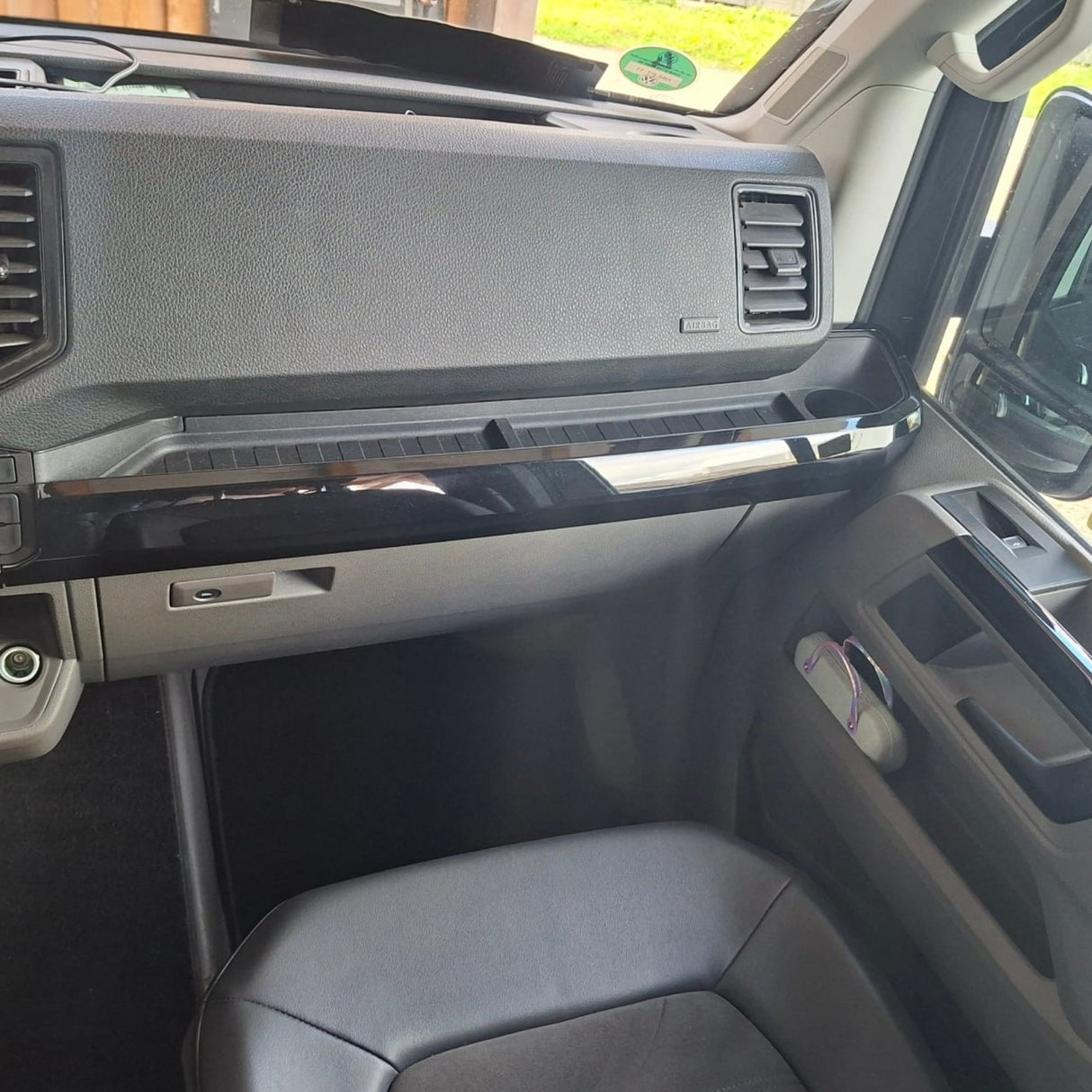Per le finiture MAN TGE LHD Lower Dash - Nero lucido (Set di 6) | Van-X