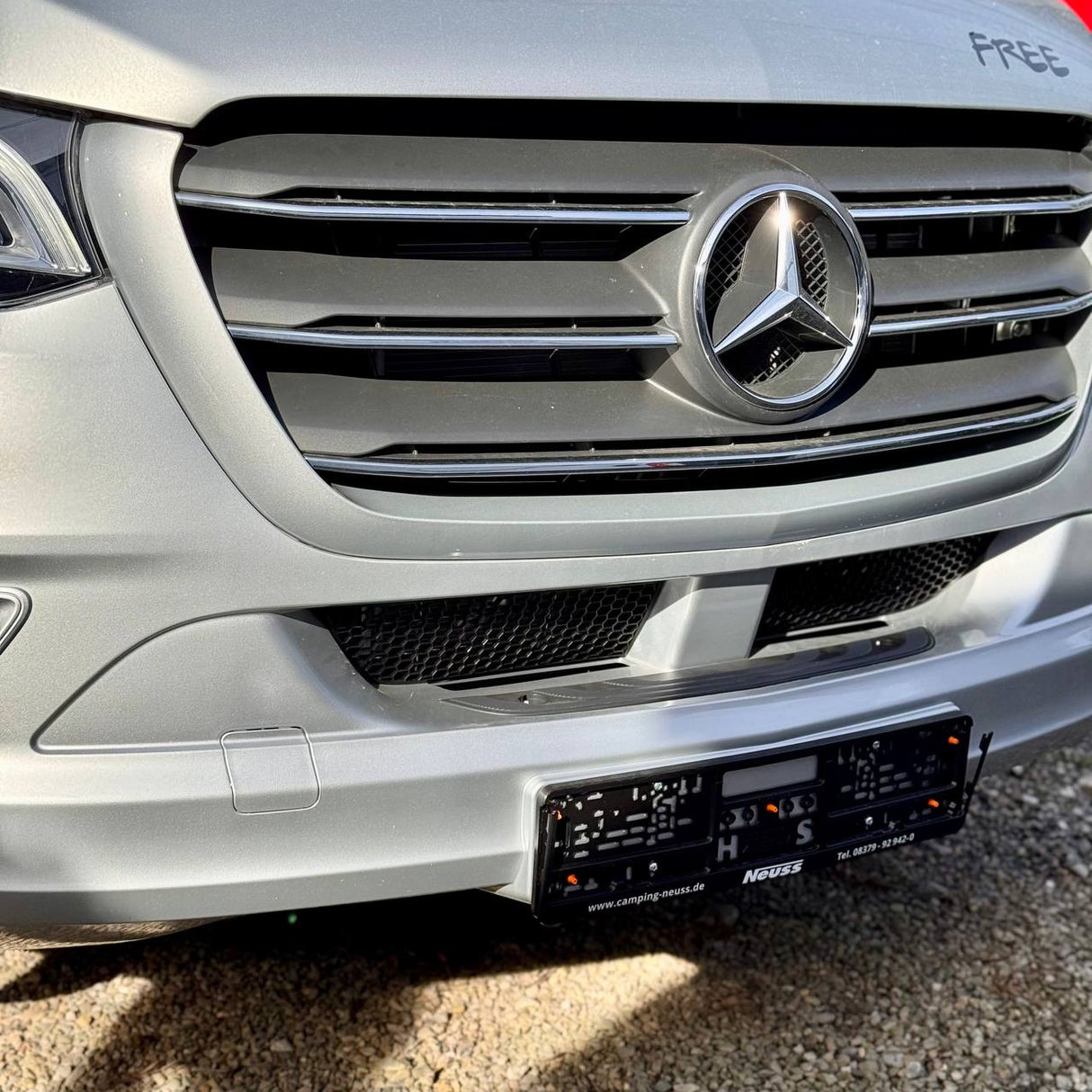 Pour Mercedes Sprinter 907 Pare-chocs avant Grilles en nid d'abeille - Lot de 2 - Van-X