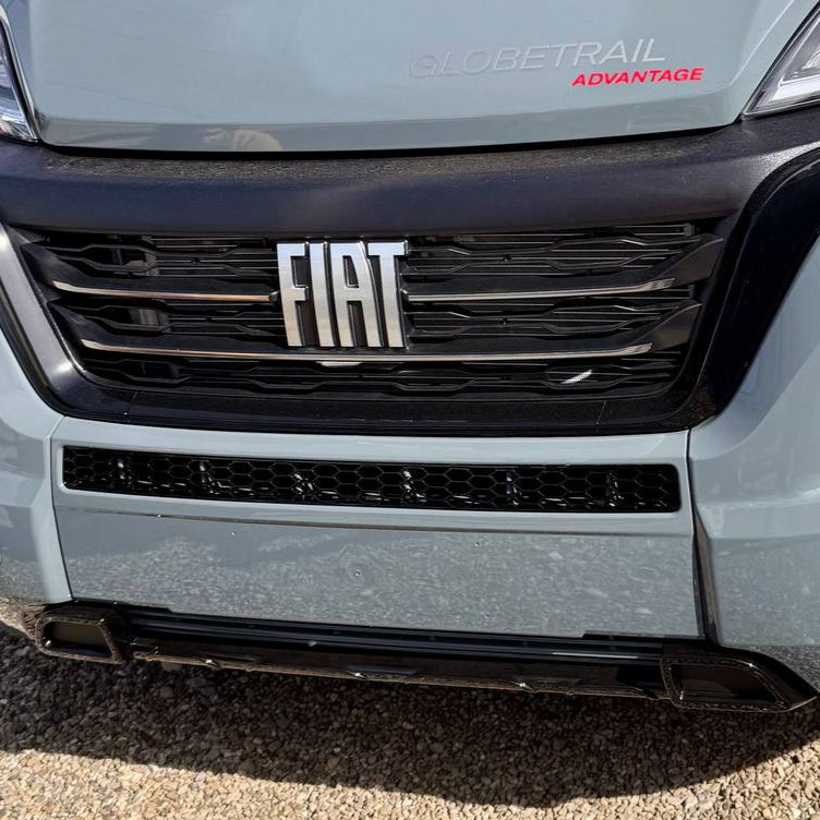 Pare-chocs de Peugeot Boxer en nid d'abeille sans capteurs de stationnement - Noir brillant