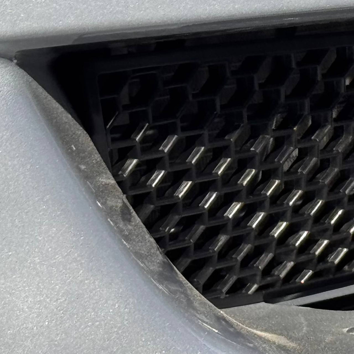 Pour Mercedes Sprinter 907 Pare-chocs avant Grilles en nid d'abeille - Lot de 2 - Van-X