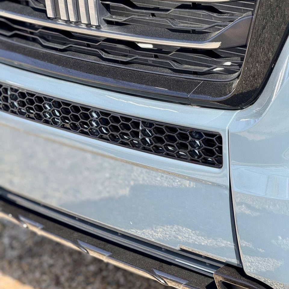 For Vauxhall Movano Bumper Honeycomb without Parking Sensors - Gloss Black