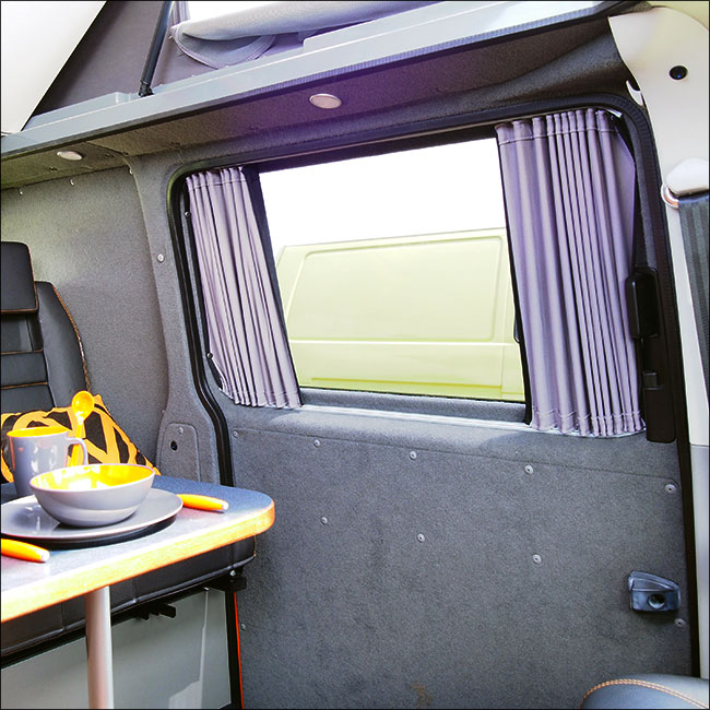 VW T6 Transporter Conversion de Van Rideaux Premium Van-X - Noir/Gris