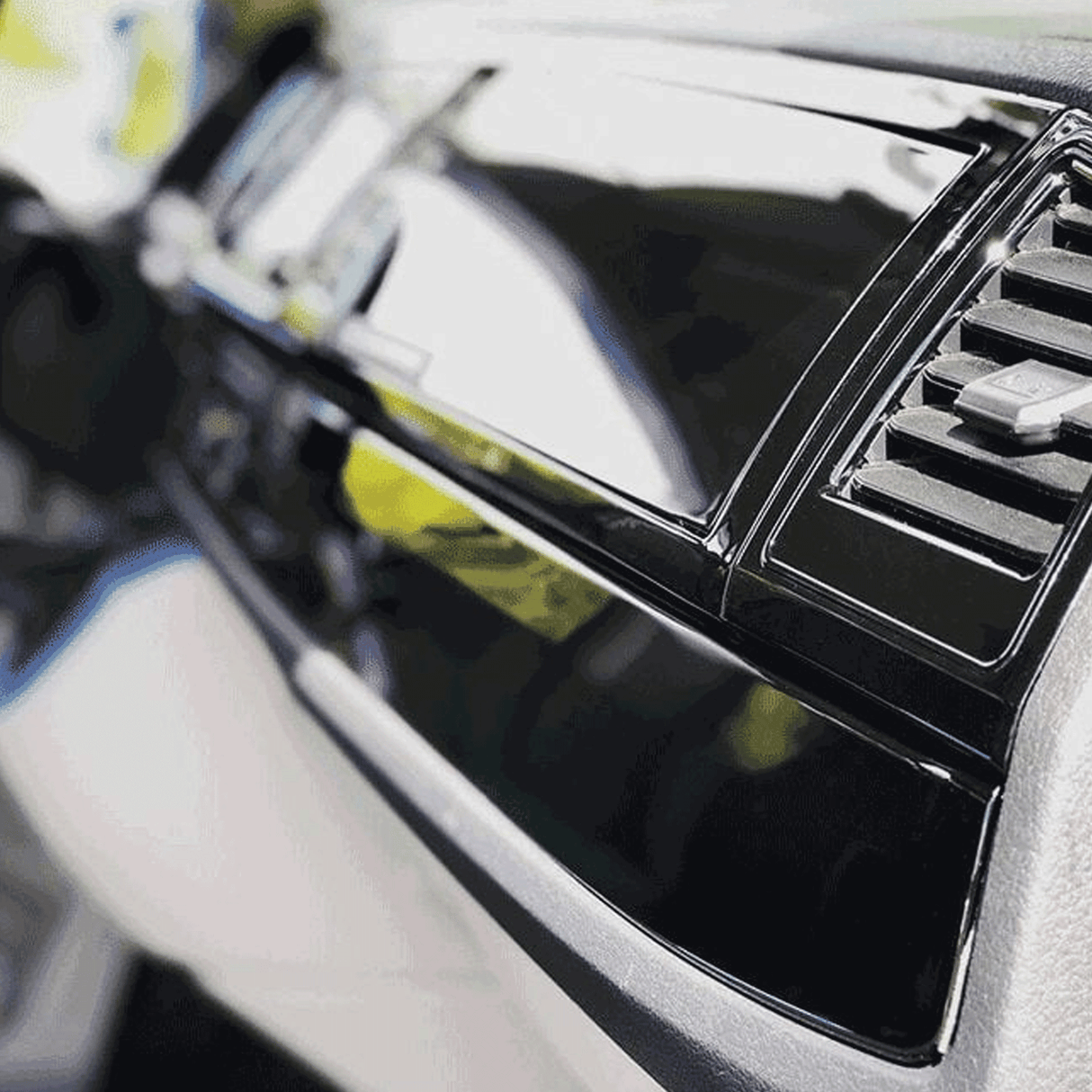 VW Transporter T6 Molduras Inferiores do Painel de Instrumentos Comfort Dash, Pintadas em Preto Brilhante e Prontas para Instalar (Conjunto de 6 Peças)