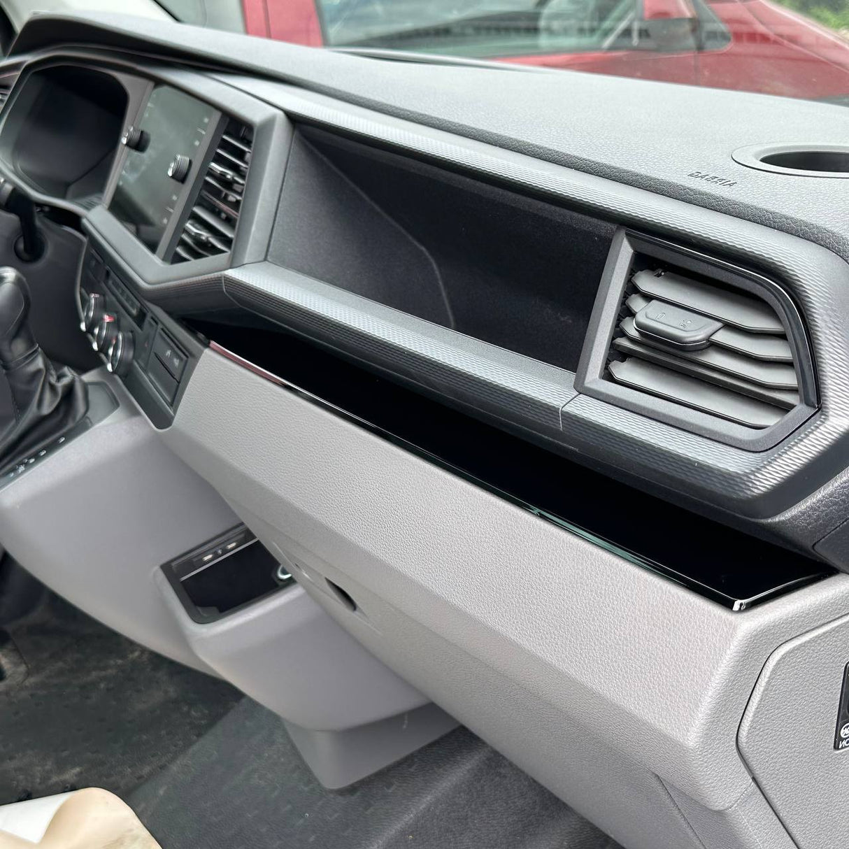 Pour la mise à niveau du tableau de bord VW T6.1 Transporter, Van-X – Ensemble premium 4 pièces noir brillant pour le bas du tableau de bord et la carte porte