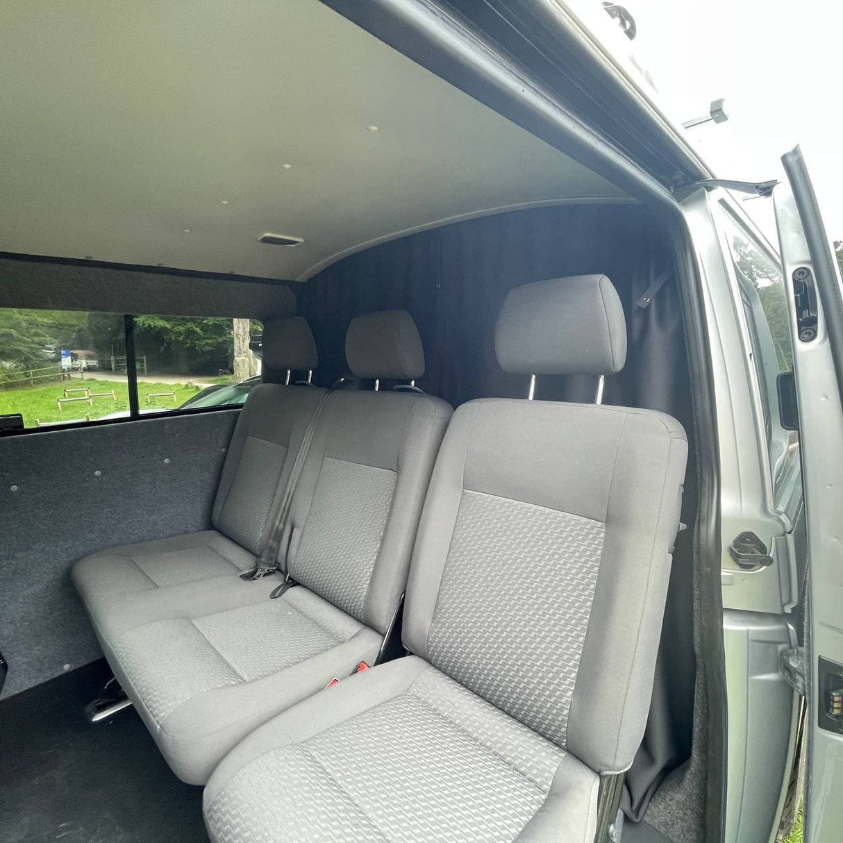 For VW T5, T5.1 Transporter Rear Seat Cab Divider Curtain