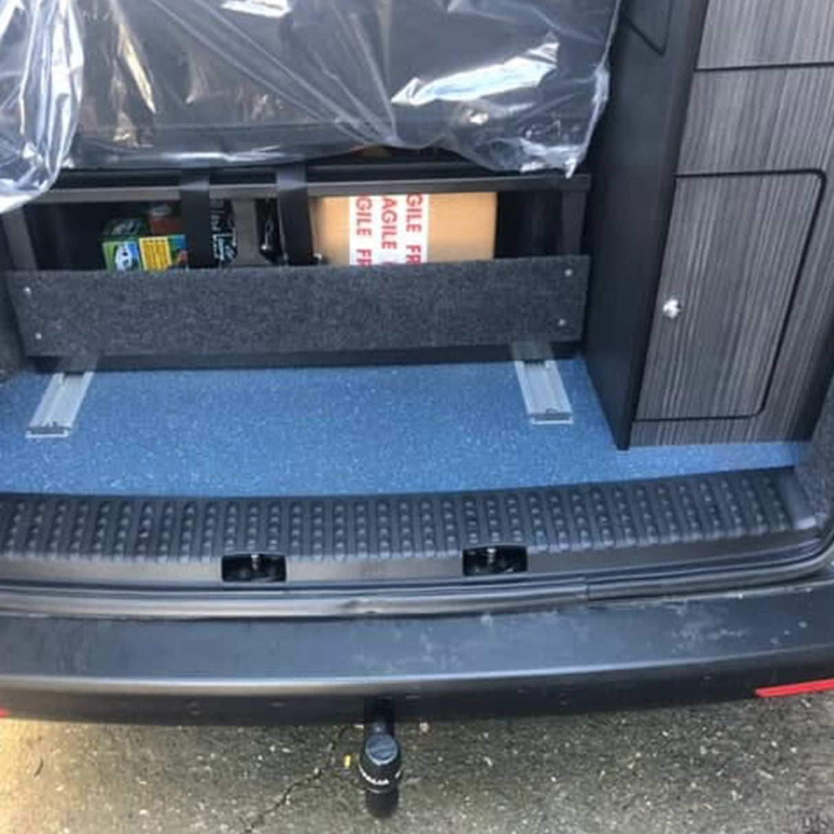 For VW T5, T5.1 V3 Barndoor Rear Threshold Cover Including Screws and Caps