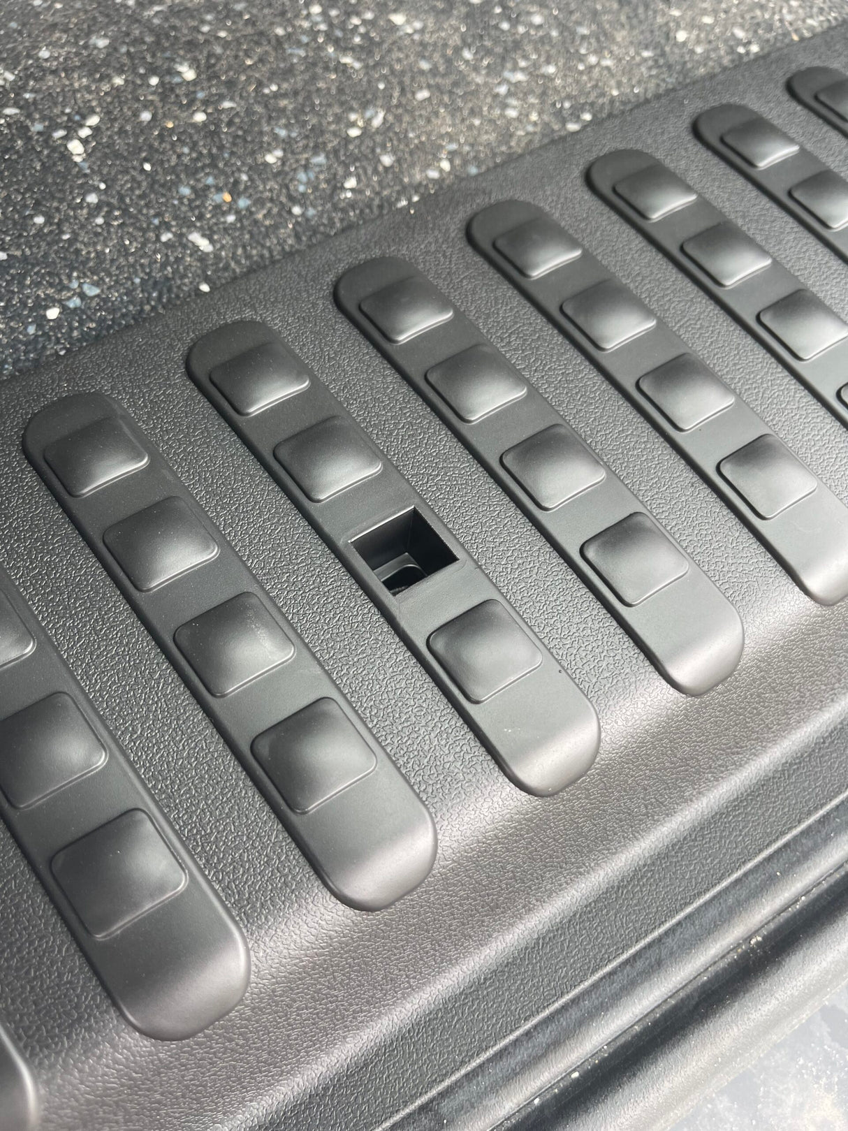 For VW T5, T5.1 V3 Barndoor Rear Threshold Cover Including Screws and Caps