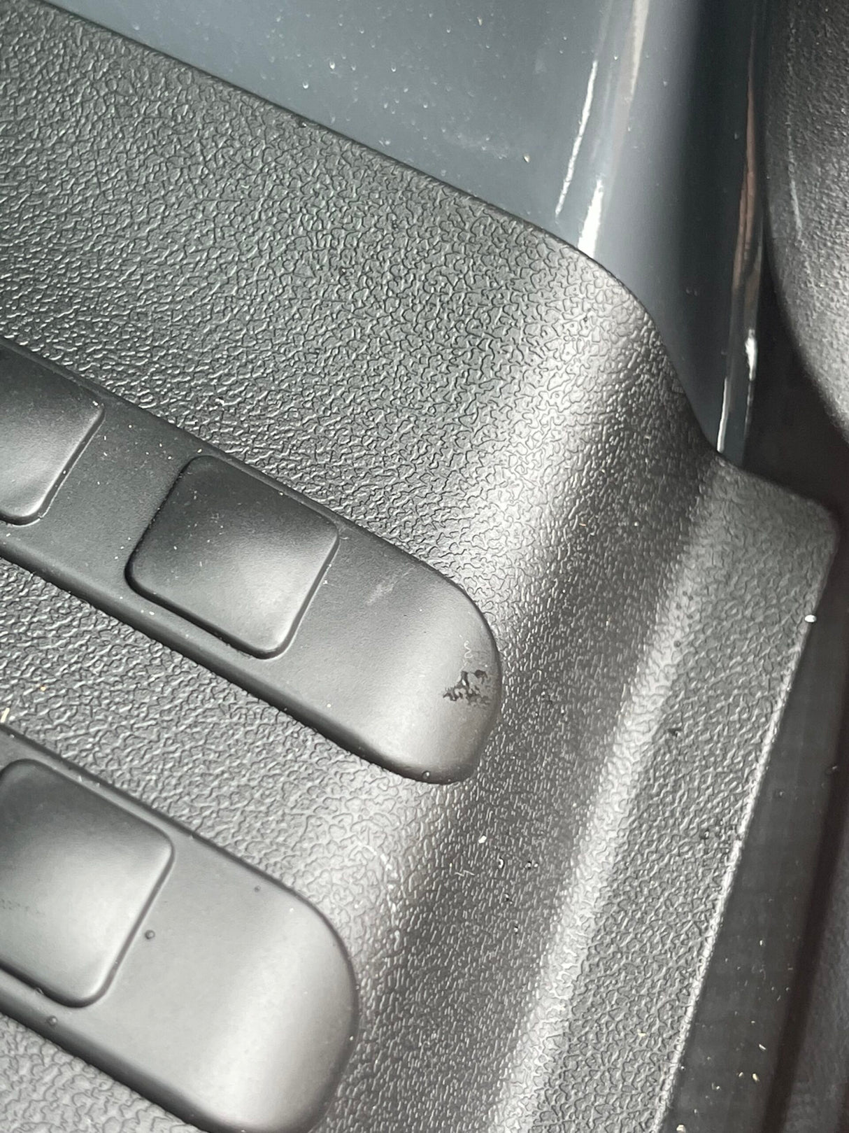 For VW T5, T5.1 V3 Barndoor Rear Threshold Cover Including Screws and Caps