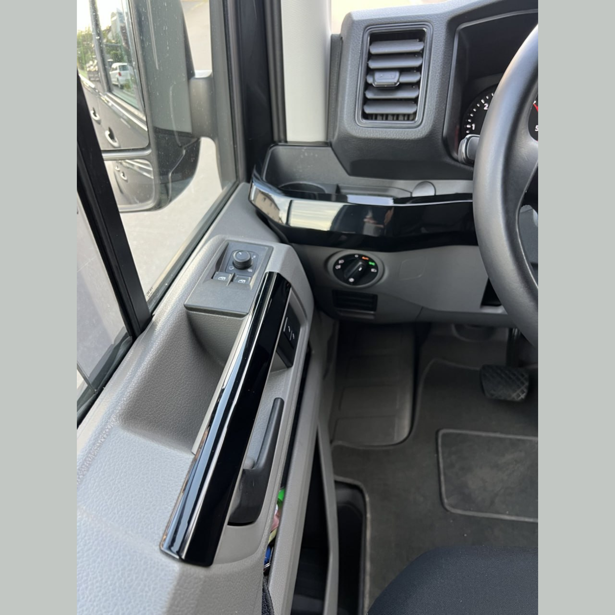 For MAN TGE LHD Lower Dash Styling Trims - Gloss Black (Set of 6) | Van-X