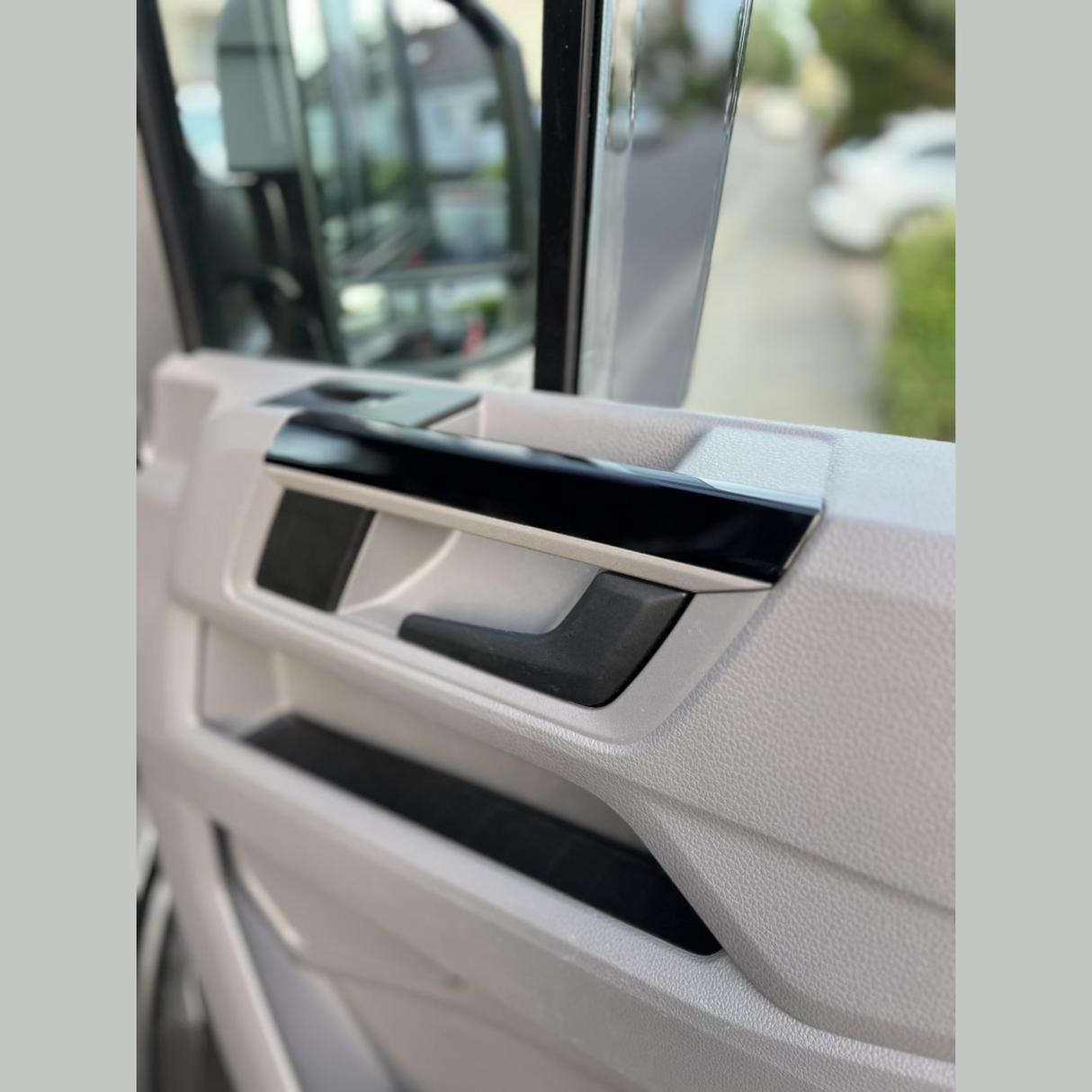 For MAN TGE LHD Lower Dash Styling Trims - Gloss Black (Set of 6) | Van-X