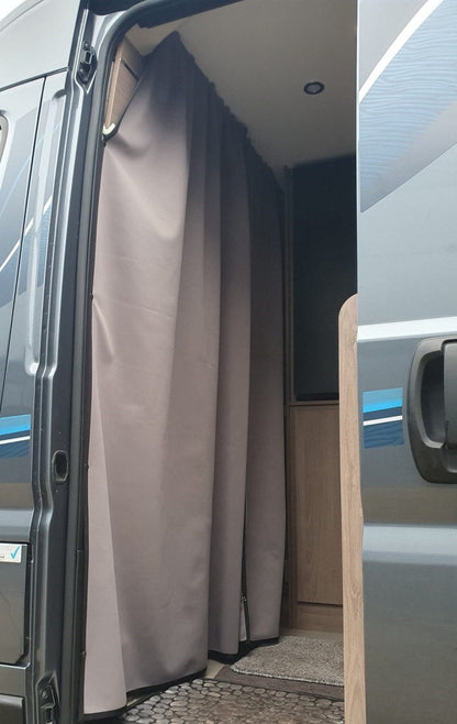 Nieuw voor Peugeot Boxer Camper, Campervan, Maxi-Cab Scheidingsgordijn Premium met Rail