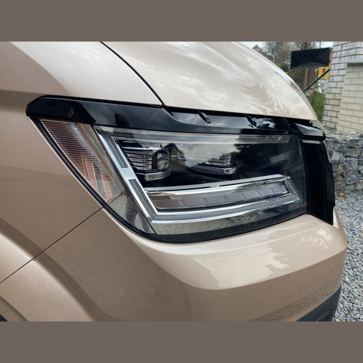 Per MAN TGE Faro Sopracciglio Trim - Nero Lucido - Van Styling Accessory by Van-X