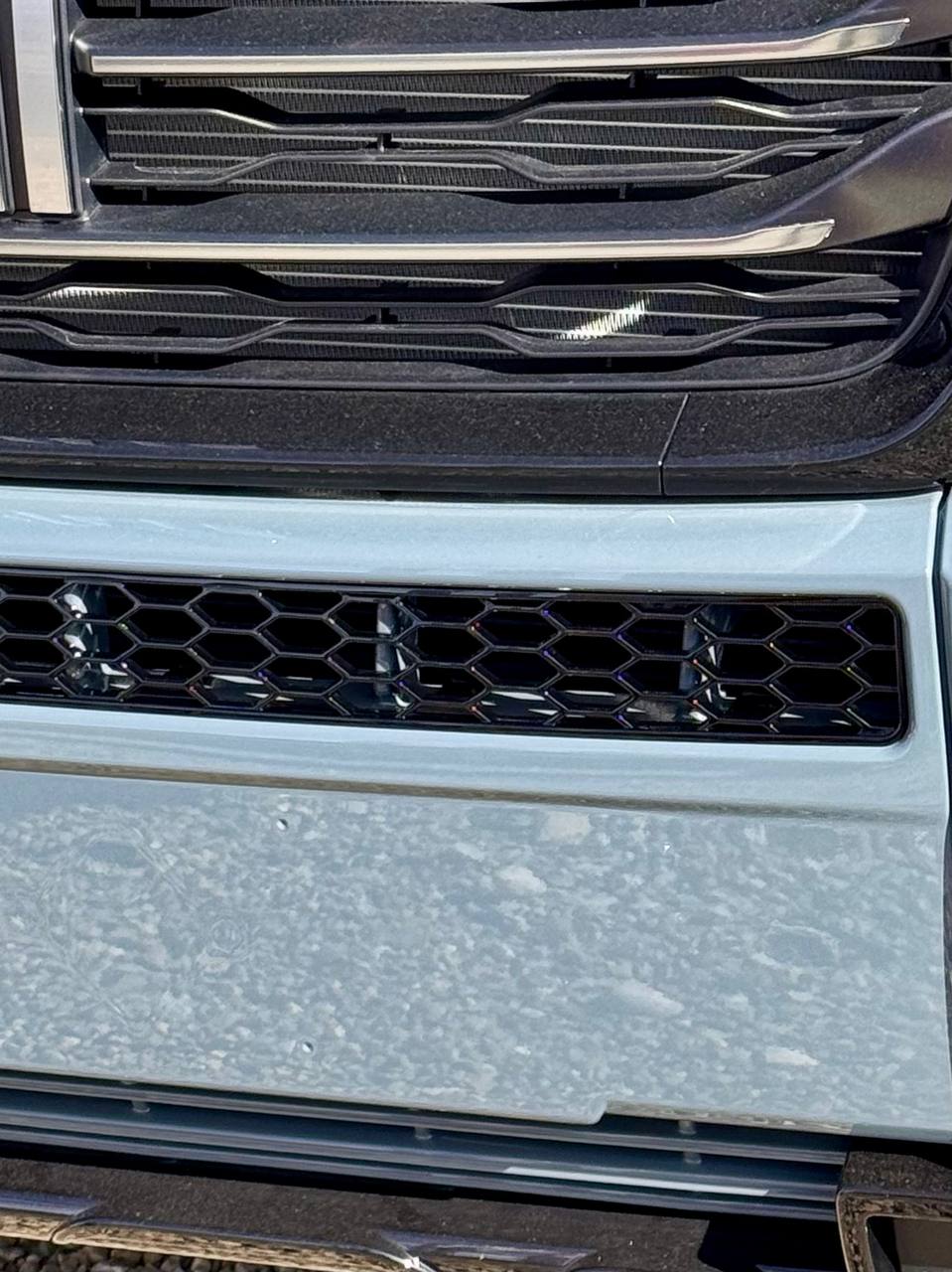 Pare-chocs de Peugeot Boxer en nid d'abeille sans capteurs de stationnement - Noir brillant
