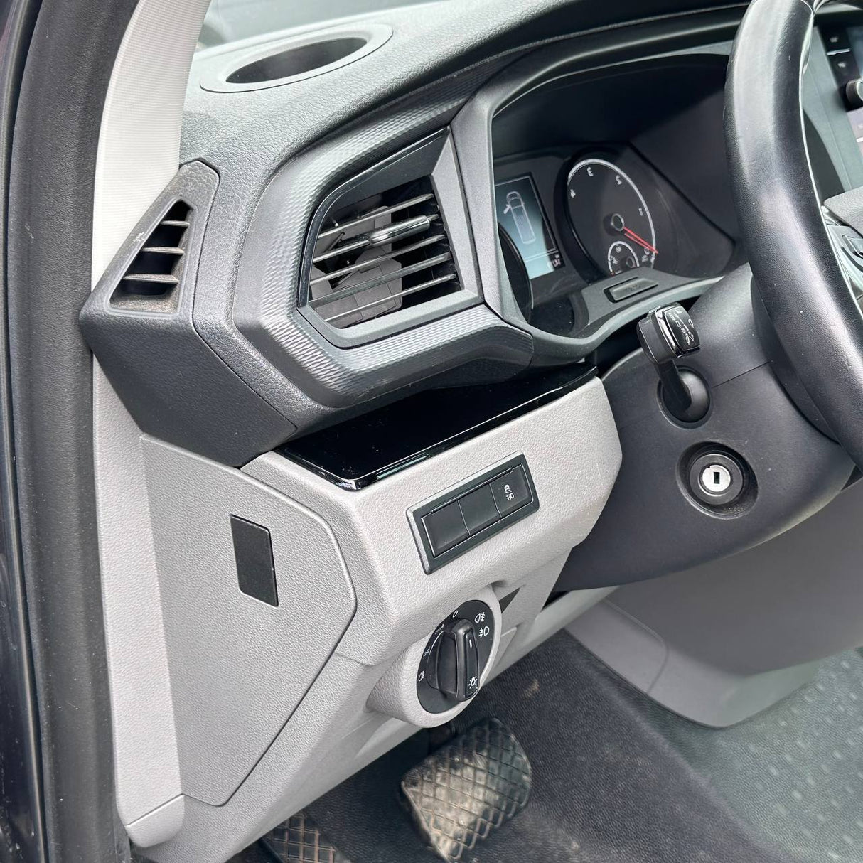 Voor VW T6.1 Transporter Dashboard Upgrade – 4-delige Gloss Lower Dash Trim Set