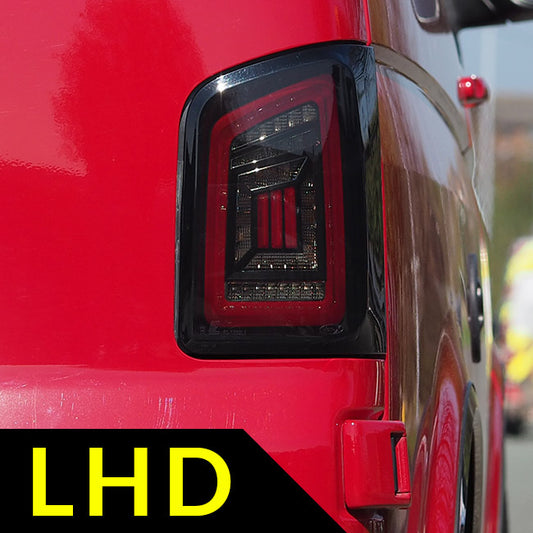 Luces traseras ahumadas para puertas traseras VW T5, T5.1 con barras rojas LED, solo para furgonetas con volante a la izquierda (LHD), versión MK3