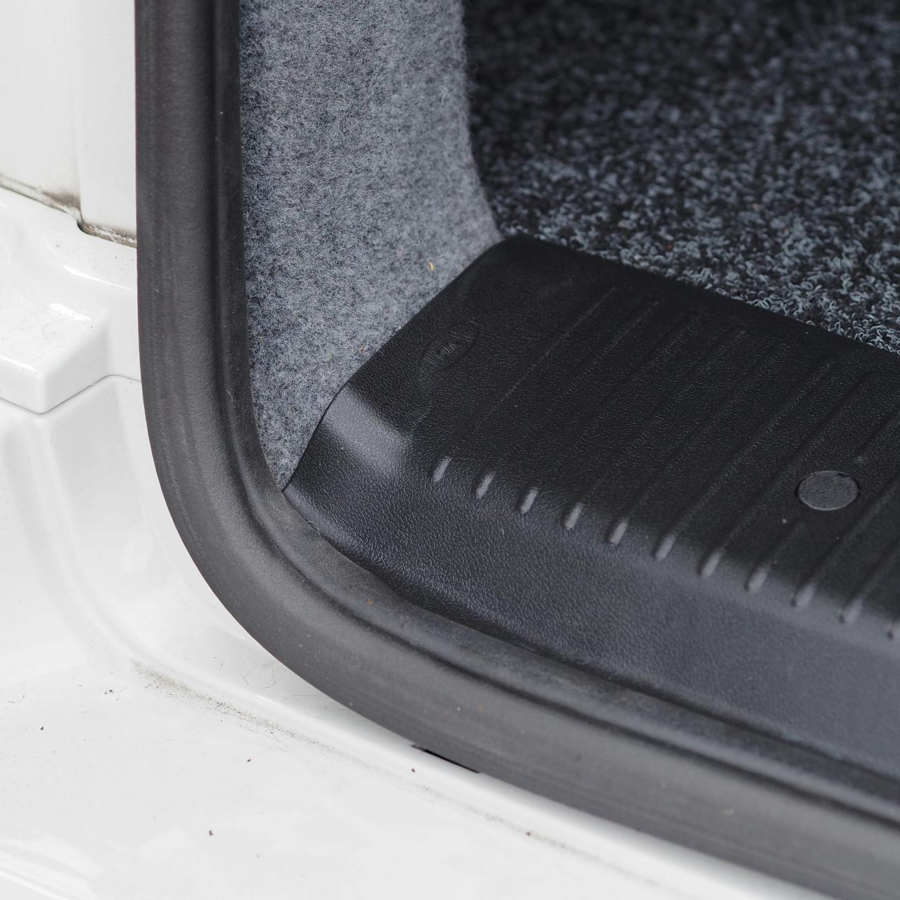 Umbral trasero para VW T6 portón trasero de plástico ABS de longitud completa
