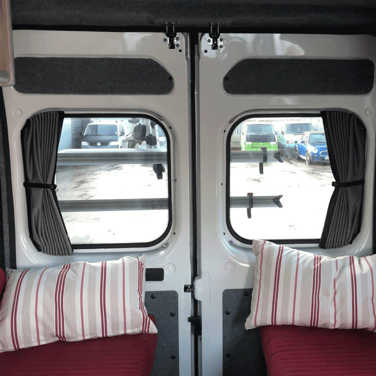 VW Volkswagen T4 Premium 1 x Barndoor Window Curtain Van-X