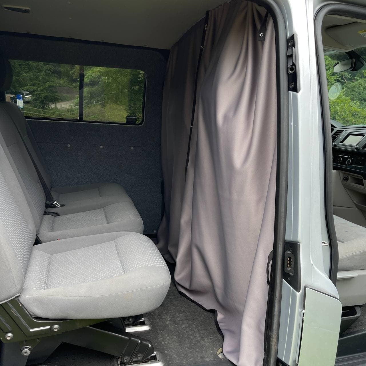 MAN TGE / New Crafter Cab Divider Curtain Kit Campervan Conversion