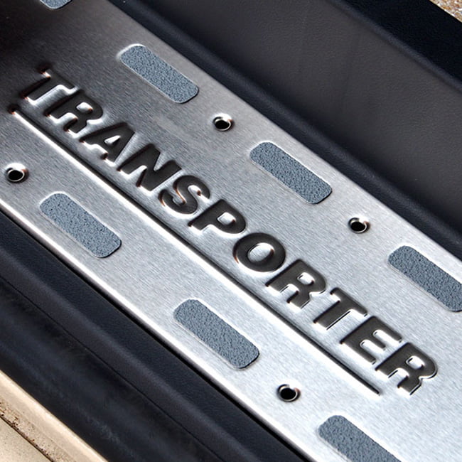 VW T5, T5.1 Transporter Full Steps Inc Transporter inserisce il logo