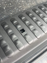 VW T5, T5.1 V3 Barndoor Rear Threshold Cover Camper Conversion Pièces, y compris vis et capuchons