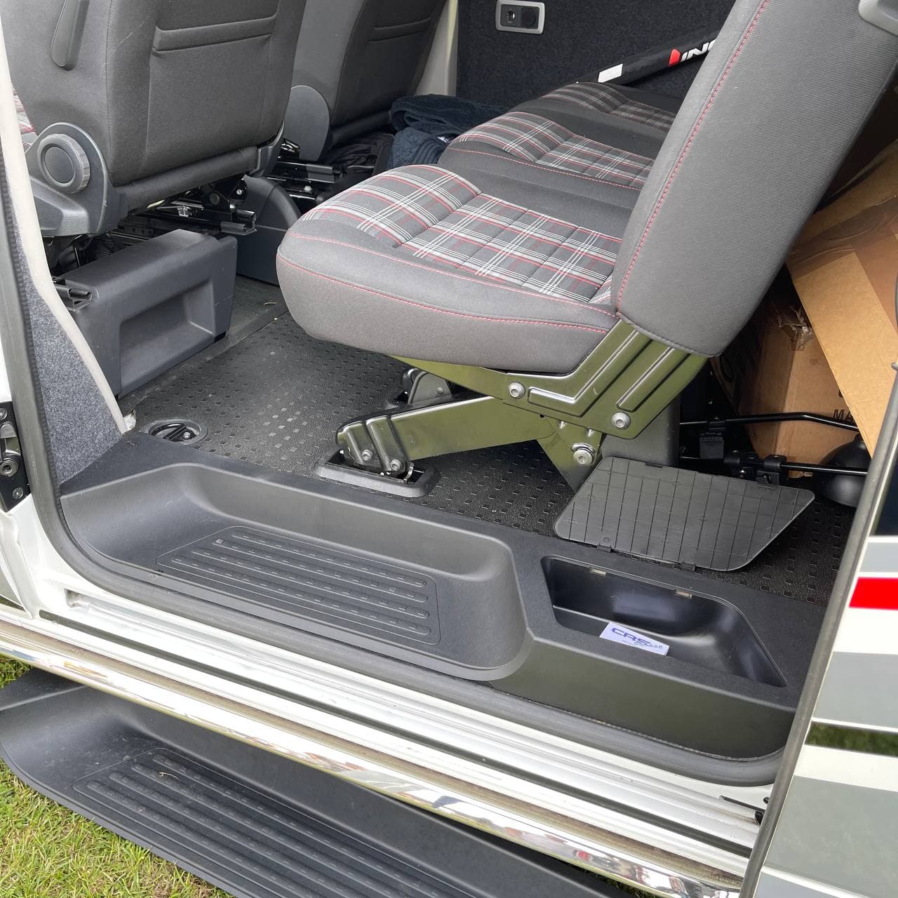 VW T5, T5.1 V3 Tailgate Threshold Cover + Side Step