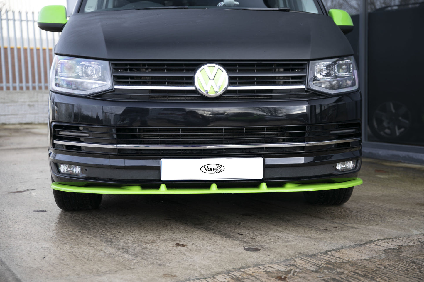 VW T6 Transporter DRL-set met lichtbalk (glanzend zwart) Geschikt voor Highline en Sportline Bumper Ideal MOD